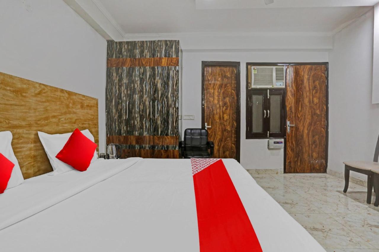 Live On Del5705 Hotel New Delhi