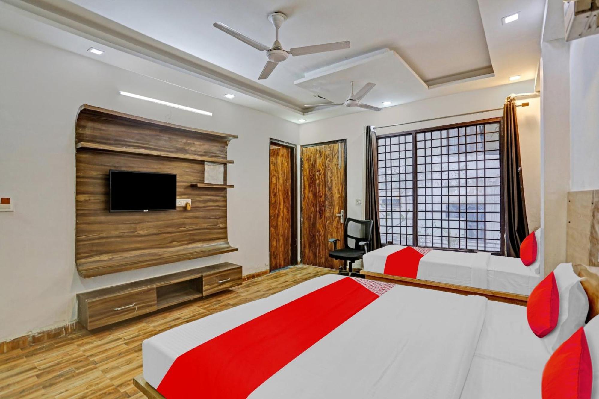 Hotel Live On Del5705 New Delhi