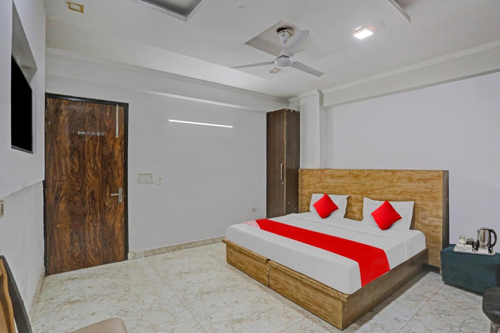 Hotel Live On Del5705 New Delhi